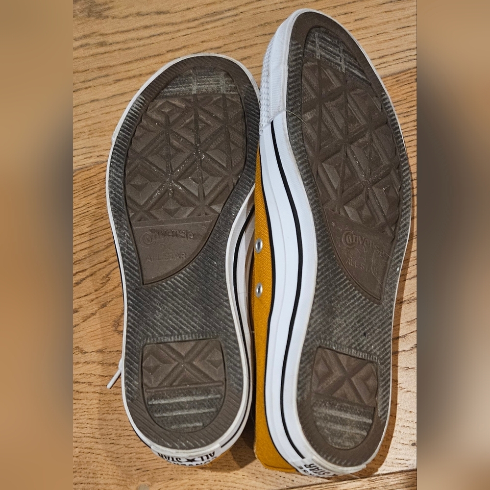 Converse Chuck Taylor All Star Saffron Yellow Sneakers - Unisex Women's 9.5 - Picture 11 of 16